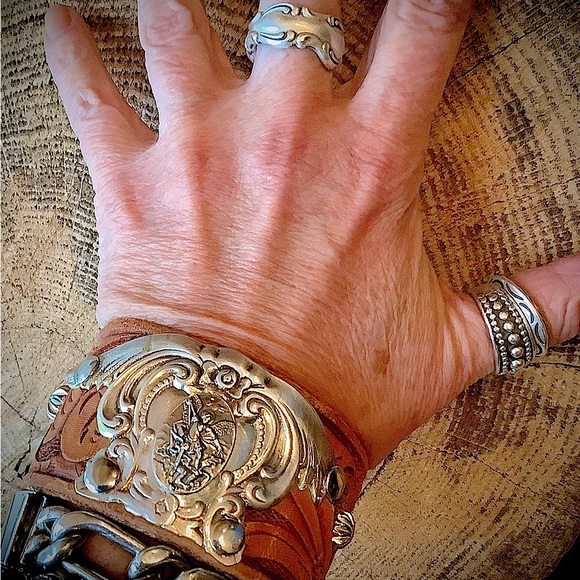 Leather cuff , adjustable - Picture 1 of 10